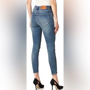 Lucky Brand Blue Skinny Jeans with Stretch